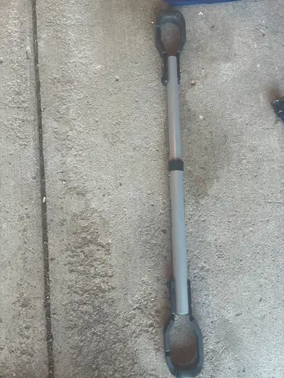 Thule frame adapter for bike rack. Good condition, works fine.