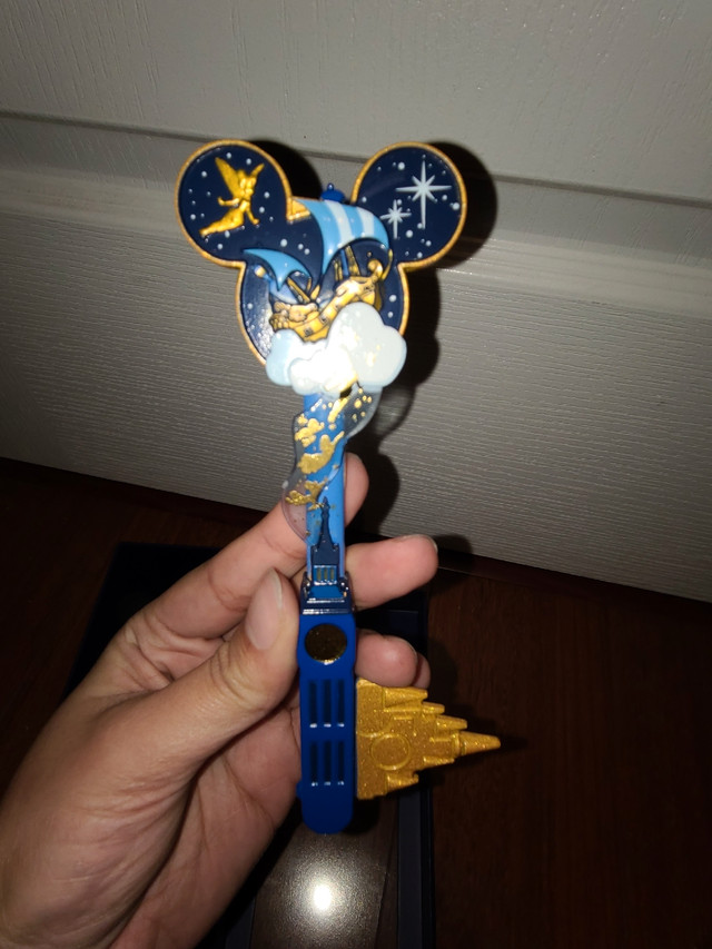 Disney Mickey Mouse The Main Attraction - Peter Pan's Flight Key in Arts & Collectibles in City of Toronto - Image 3