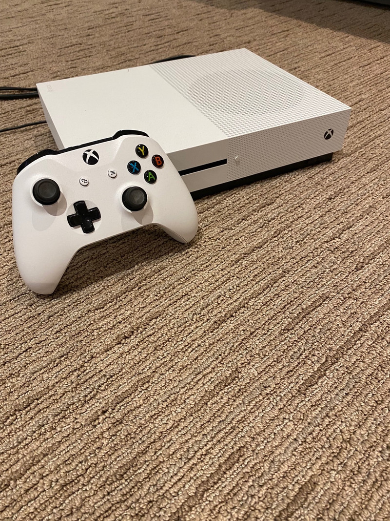 Xbox One S with controller XBOX One City of Toronto Kijiji