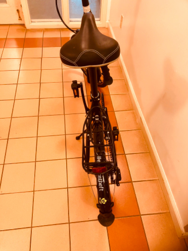 Folding Bike in Road in Downtown-West End - Image 4