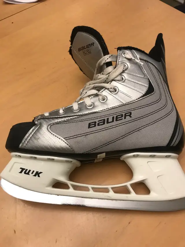 Skate for shoe size 8.5 -9 in excellent condition in Skates & Blades in Mississauga / Peel Region - Image 3