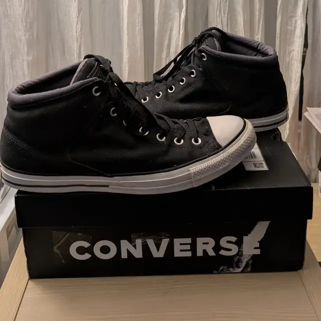CONVERSE ALL STAR Chuck Taylor Black Hi Top Sneakers runners in Men's Shoes in City of Toronto - Image 3