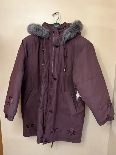 Stay warm and stylish with this Weather Spirits coat, size medium! This coat is new with tags, ensur...