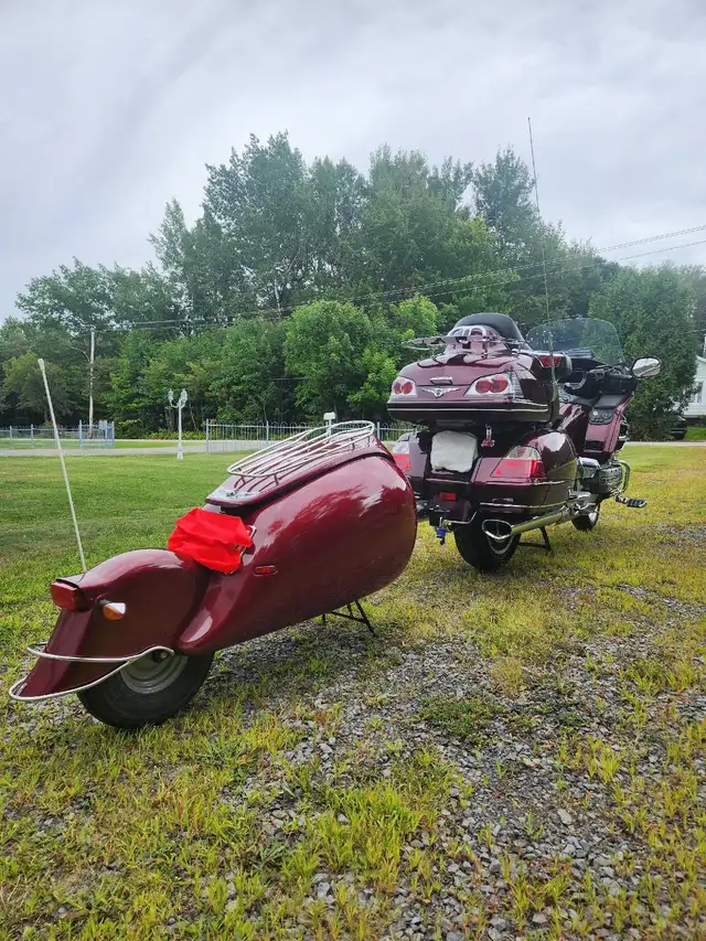 moto Honda Goldwing in Touring in Québec City - Image 3