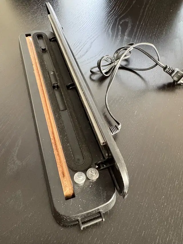 Vacuum Sealer in Other in Laval / North Shore - Image 5