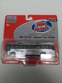 Ho scale model train Greyhound bus 1:87 scale