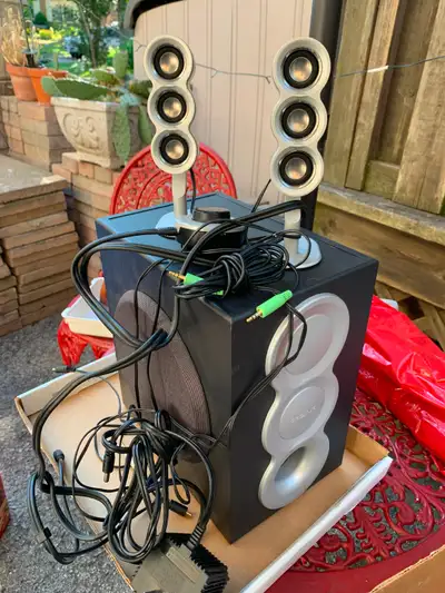 creative speakers very good sound or very best offer, View more