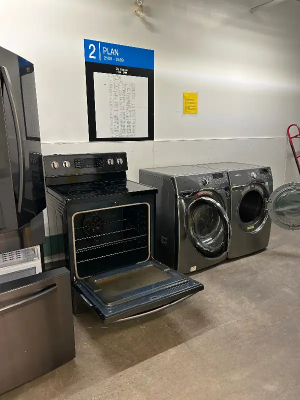 Frigidaire and stove washer dryer in Washers & Dryers in City of Montréal - Image 5