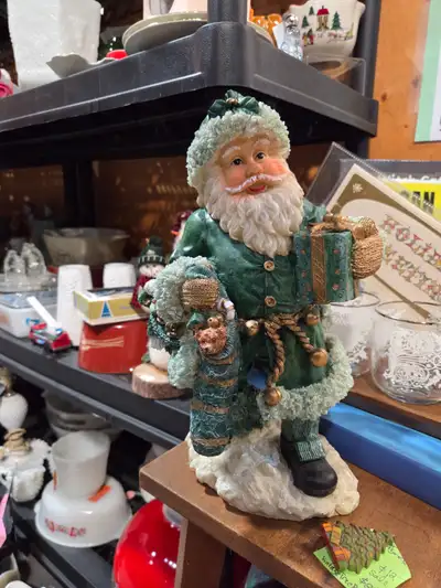 Ready to be picked up at Prudhommes Antique Market Today. More then the photos show! Open mondays. I...