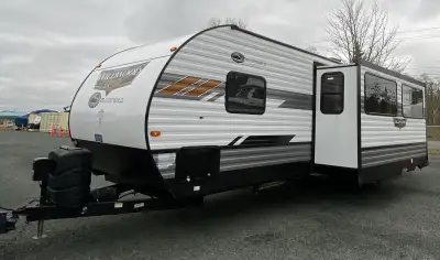 ONLY $29,500 — WARRANTY, DELIVERY & STORAGE INCLUDED Like-New Bunkhouse Trailer – Hardly Used Slight...