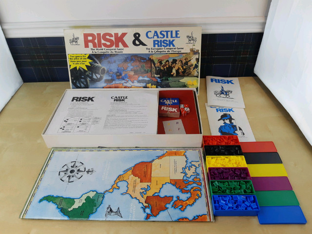 Risk & Castle Risk 2 jeux une boite jamais joué complet dans Jouets et jeux  à Granby