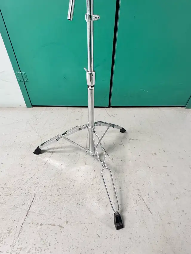 Boom stand pieds trépieds Pearl  double braced solide drum in Drums & Percussion in Laval / North Shore - Image 3