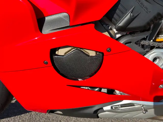 Ducati Panigale V4S in Sport Bikes in Laval / North Shore - Image 5