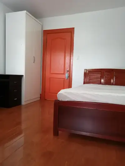 $1350 Downtown Toronto Bachelor Room For Rent