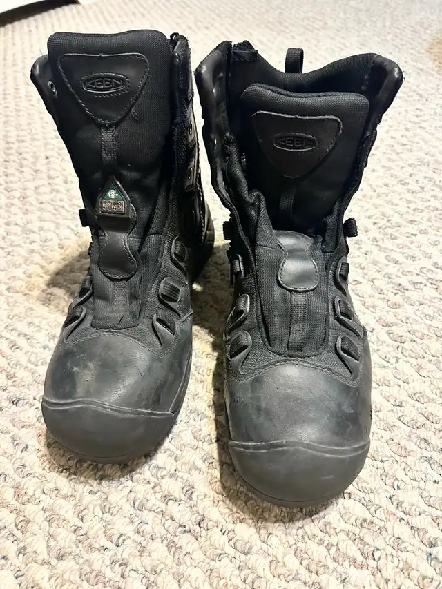 KEEN Utility Boots in Men's Shoes in Medicine Hat - Image 2