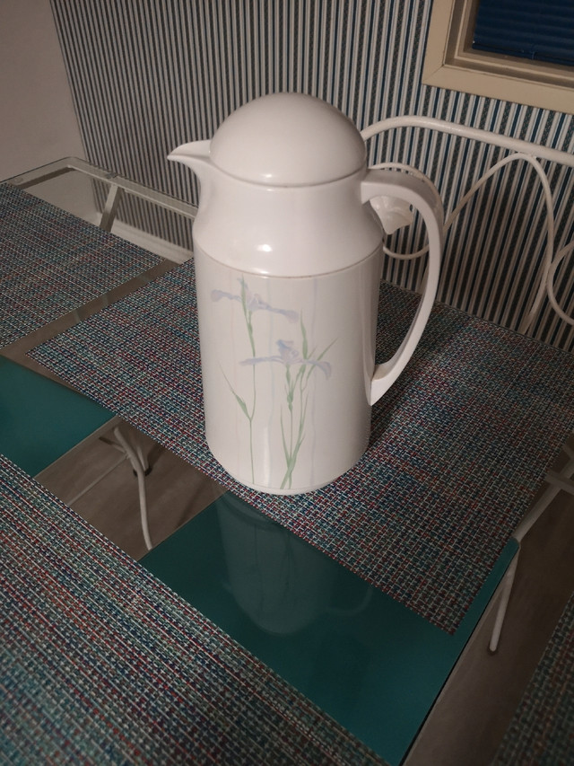 CARAFE BY THERMOS in Kitchen & Dining Wares in Edmonton - Image 4