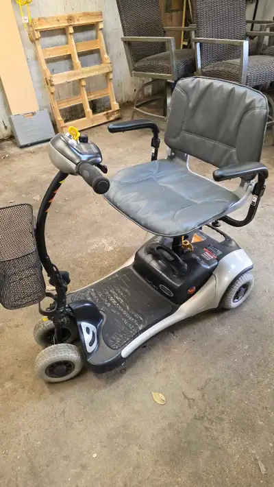 Price reduced to move quickly! Shoprider Scooter purchased September 2023 for $1800. Used till March...