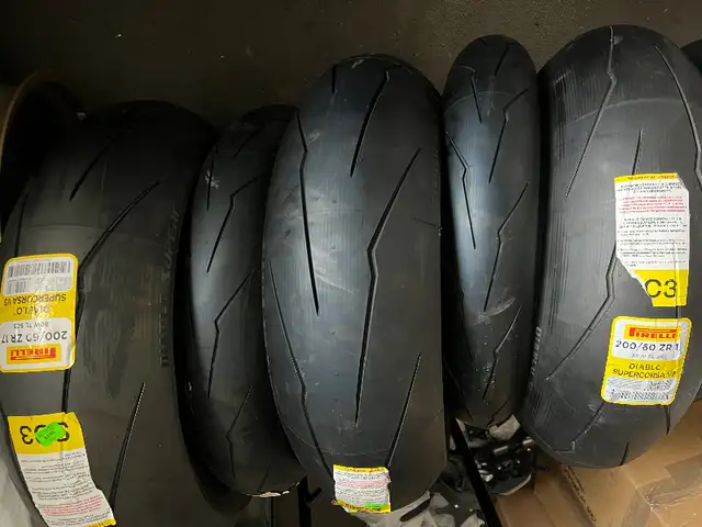 Pirelli Diablo Supercorsa V4 tires rear 180/55/17 120 street dot in Other in Barrie - Image 4