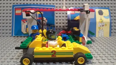 Lego SYSTEM 6467 Power Pitstop, View more