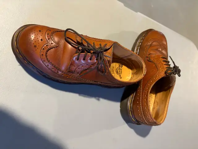 Women’s Doc Martens in Women's - Shoes in Oshawa / Durham Region - Image 4