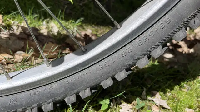 Vélo de montagne - Devinci et Miele - femme 26po in Mountain in Sherbrooke - Image 9