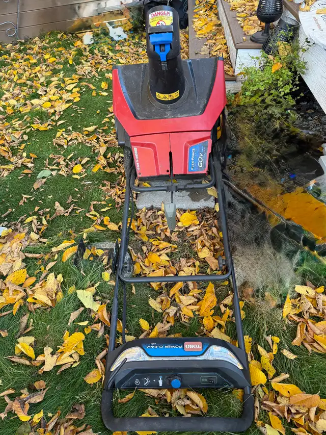 Toro 60V Max 21-inch Power Clear e21 Electric Cordless Snow Blow in Snowblowers in City of Toronto - Image 2