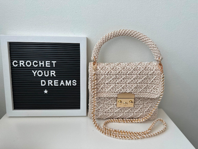 Crossbody bag / crochet handbag / handmade tote bag / purse in Women's - Bags & Wallets in Hamilton - Image 4