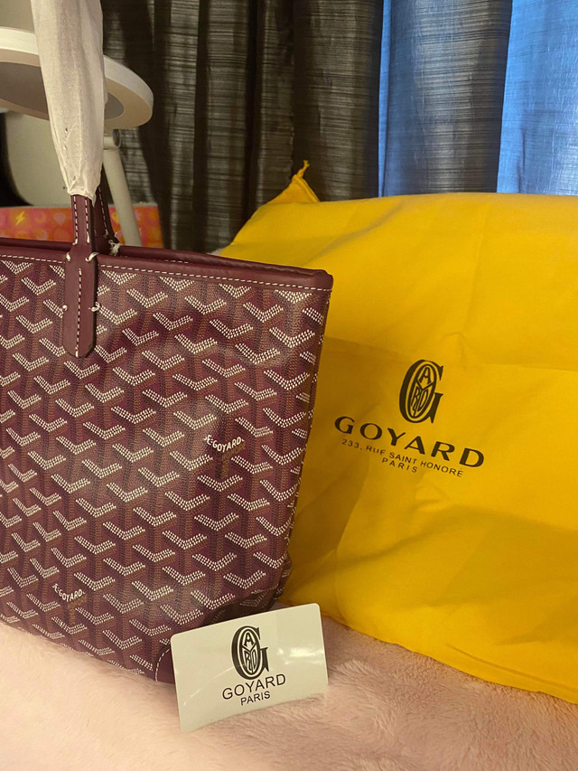 Goyard zippered bag in Women's - Bags & Wallets in City of Toronto - Image 3