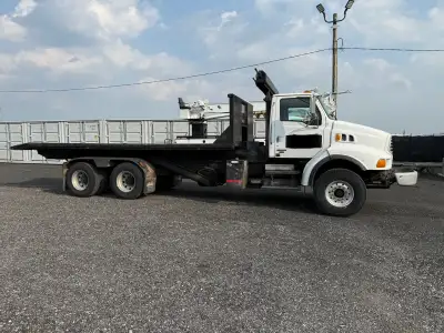 Sterling LT 8500 roll off truck 2007 Pre emission truck. No DPF no DEF. Mercedes diesel 460 hp 13l E...