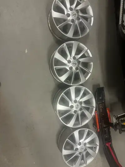 16x6.5 off of a Nissan Sentra One has slight rash shown in pic