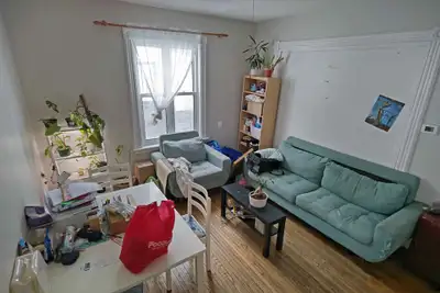 4 Bedrooms available in a 6 bedroom, 2 bathroom house from May 2026 to April 2027 Features: - Privat...