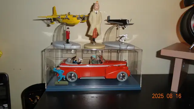 Tintin voitures et avions ( 1/24 in Arts & Collectibles in Longueuil / South Shore - Image 2