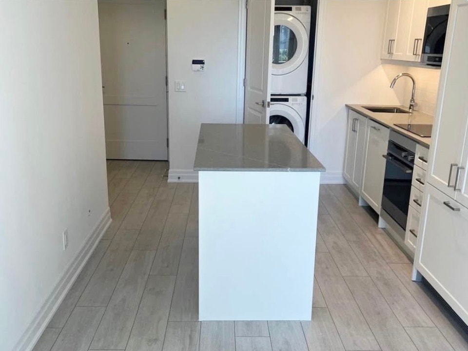 Beautiful 1 Bedroom + Large Den 3