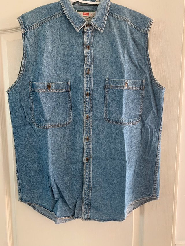 Vintage Levis Denim Sleeveless Shirt Size L  Excellent condition in Men's in City of Toronto - Image 3
