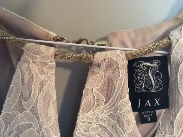 Robe Ivoire Pêche in Women's - Dresses & Skirts in Trois-Rivières - Image 5