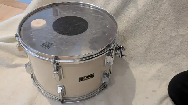 Pearl wood fibergass 70s in Drums & Percussion in West Island - Image 7