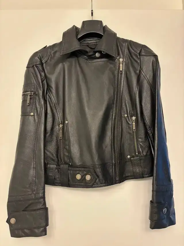 Women’s biker jacket in Women's - Tops & Outerwear in City of Toronto - Image 3