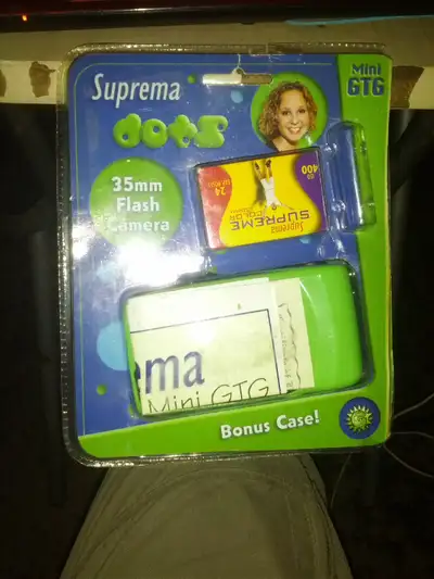 -NEW suprema 35mm flash camera with bounus case and 24 exp. film all included.