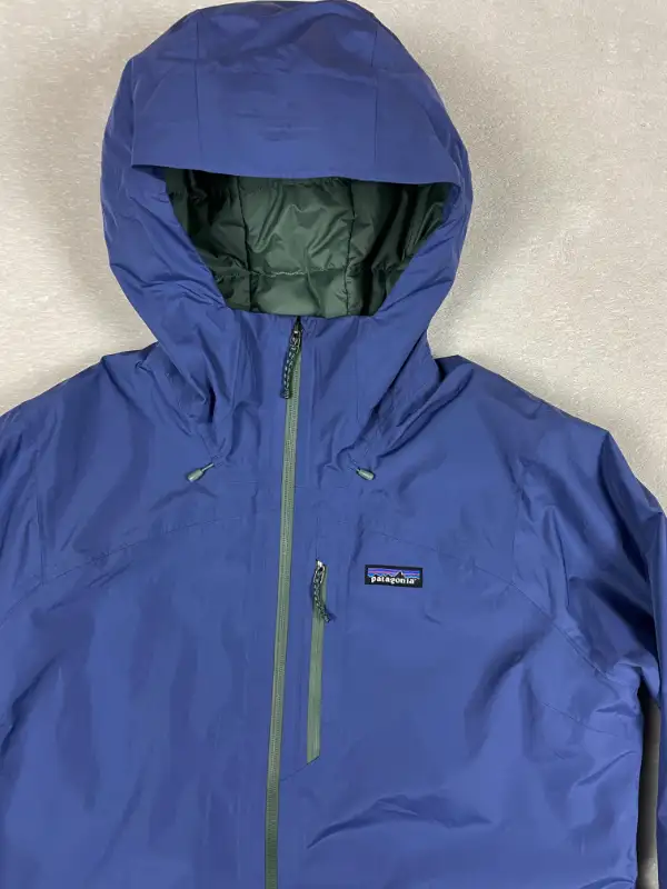 Patagonia 2022 Insulated Powder Town Jacket - Women's Size XL in Women's - Tops & Outerwear in St. Albert - Image 3