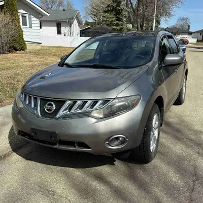 Aftermarket two-way remote start Back up camera Double sunroof New windshield Well maintained Profes...