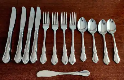 Oneida Deluxe Flatware Set,13 pieces. , View more