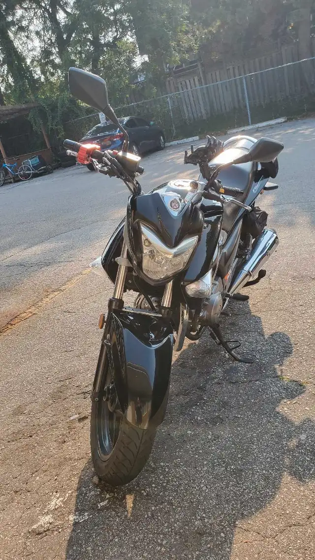 Suzuki GW250 2013. in Sport Bikes in City of Toronto - Image 4