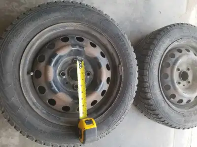 Two tires good condition Two not 185×60 R14