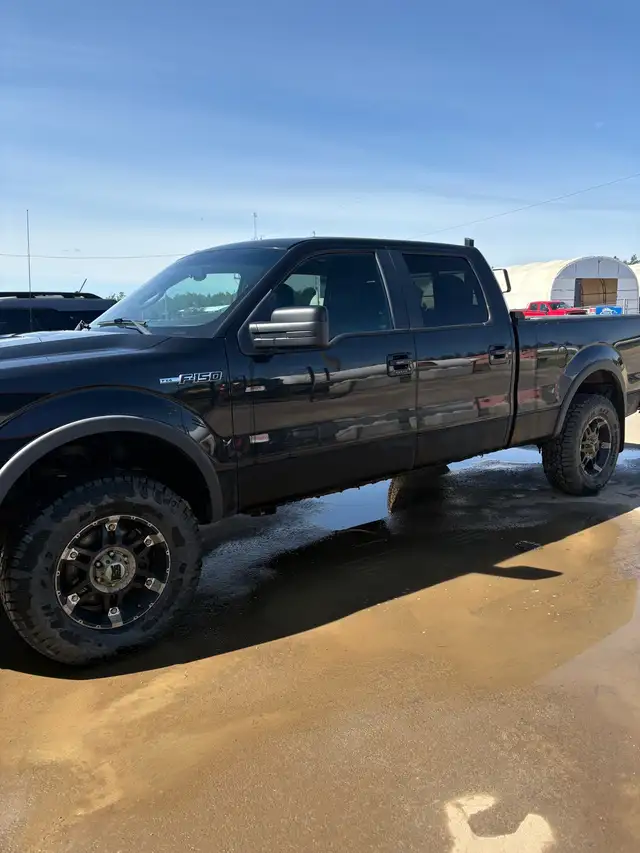 2013 Ford F150 lariat 