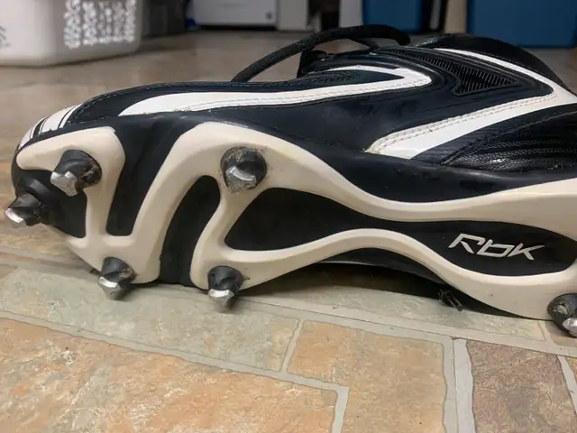 Football Cleats in Football in Saskatoon - Image 4