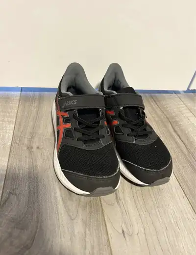 ASICS Kids Sneakers (Size 1) • Indoor Shoes, View more