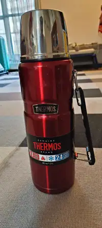 Red Thermos 1,2 L
