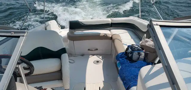 2005 23.5 ft bowrider Tracker Marine Tahoe in Powerboats & Motorboats in Trenton - Image 6