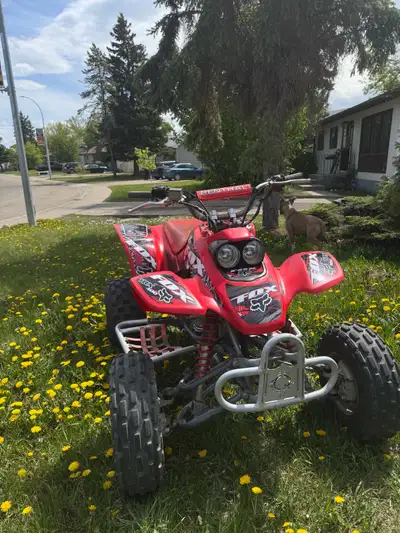 This machine is in amazing condition and barley has the paint rubbed off the frame. Price reflects c...