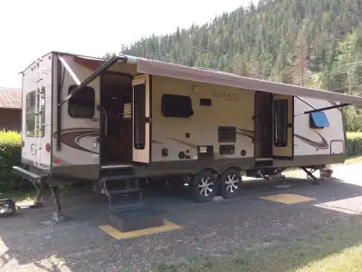 Excellent condition,one owner. Everything included for cooking, barbeque, 20' carpet, folding picnic...